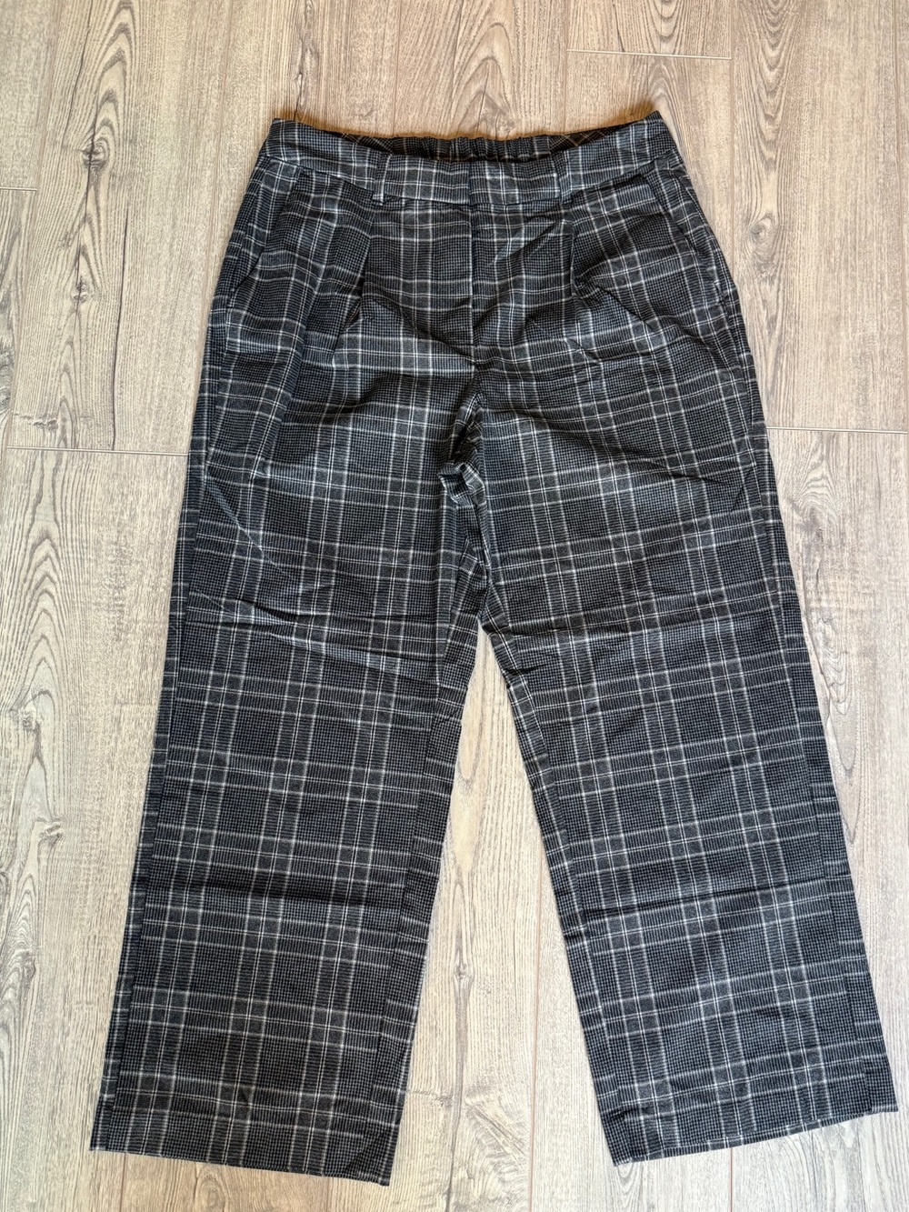 Old Navy Black and Gray Plaid Dress Pants